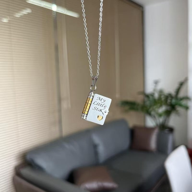 👪A necklace filled with love