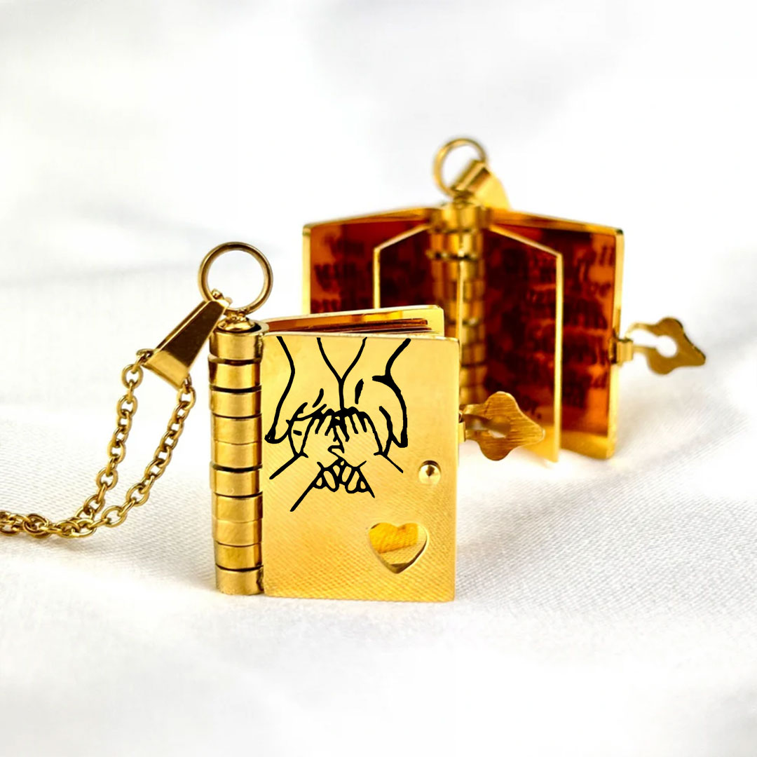 👪A necklace filled with love