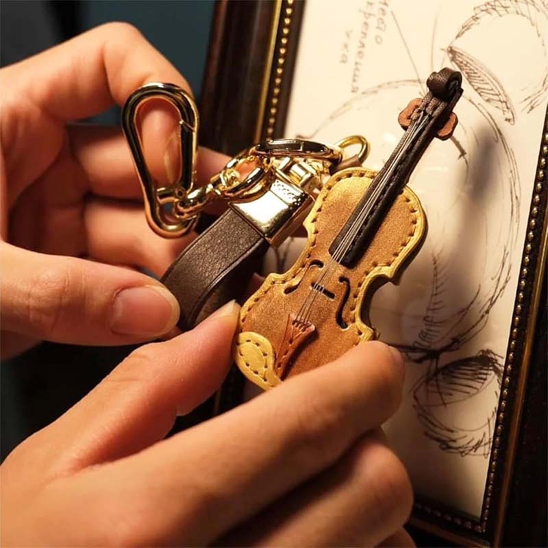 🎻Melody in Miniature: Violin Keychain for Music-Carried Days 🔑