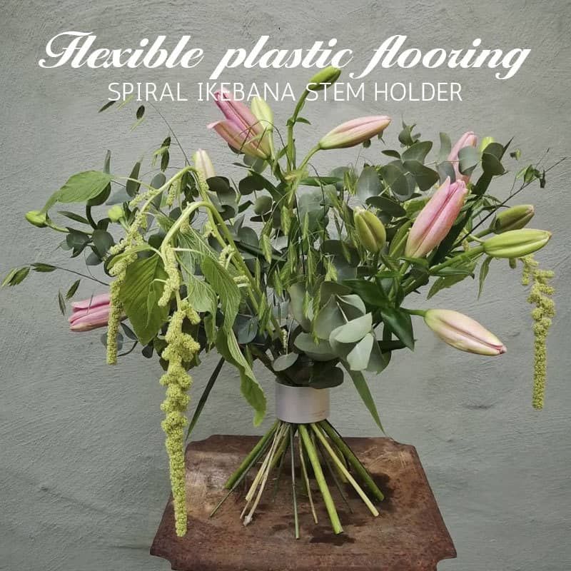 🌸 Perfect flower arrangement every time – spiral holder keeps stems exactly where you want them! 🌀