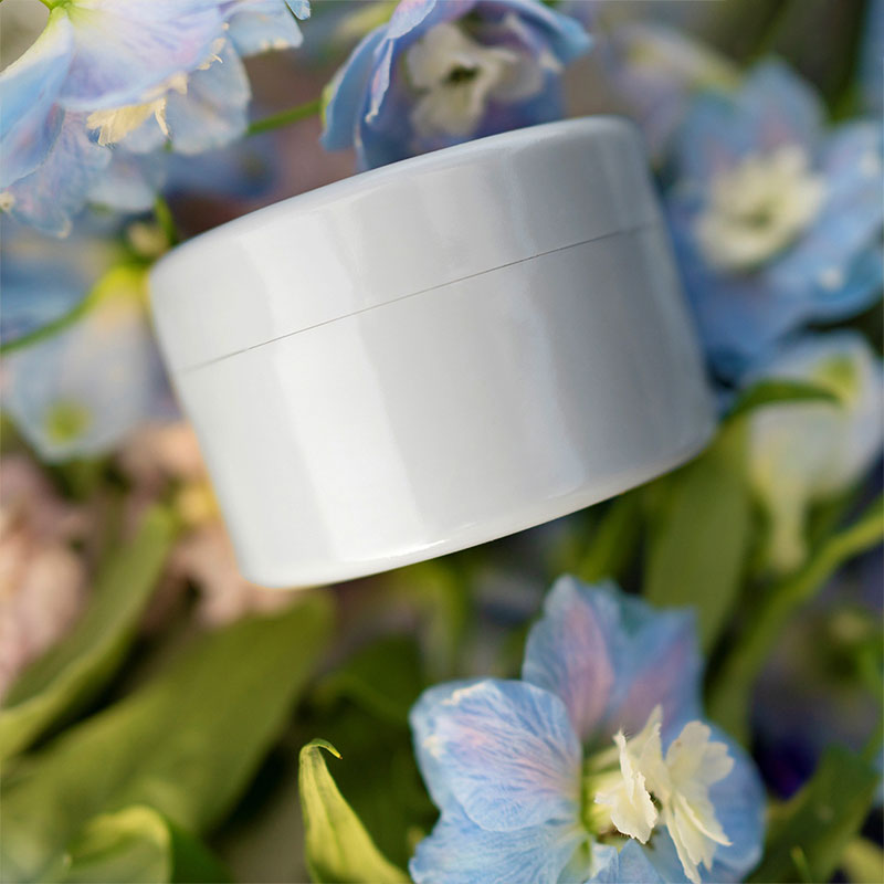 🌸 Perfect flower arrangement every time – spiral holder keeps stems exactly where you want them! 🌀